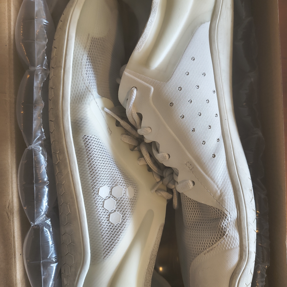 Vivo barefoot Size 44